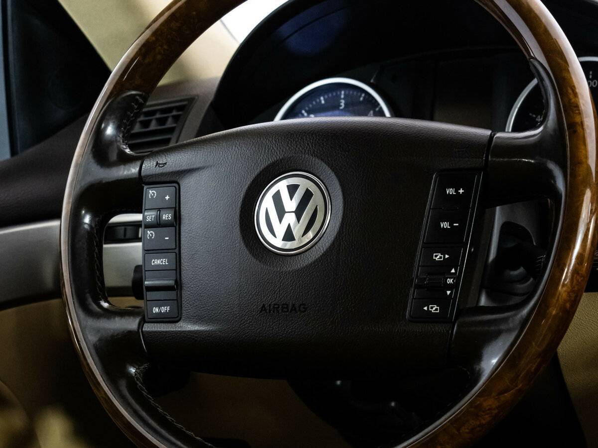 Купить Volkswagen Touareg с пробегом. Фото: #12