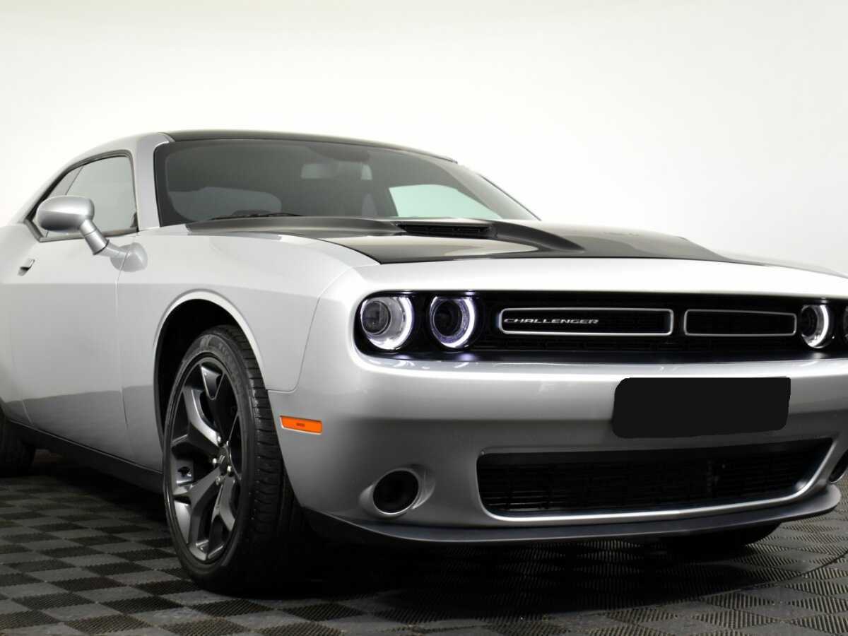 Купить Dodge Challenger с пробегом. Фото: #2