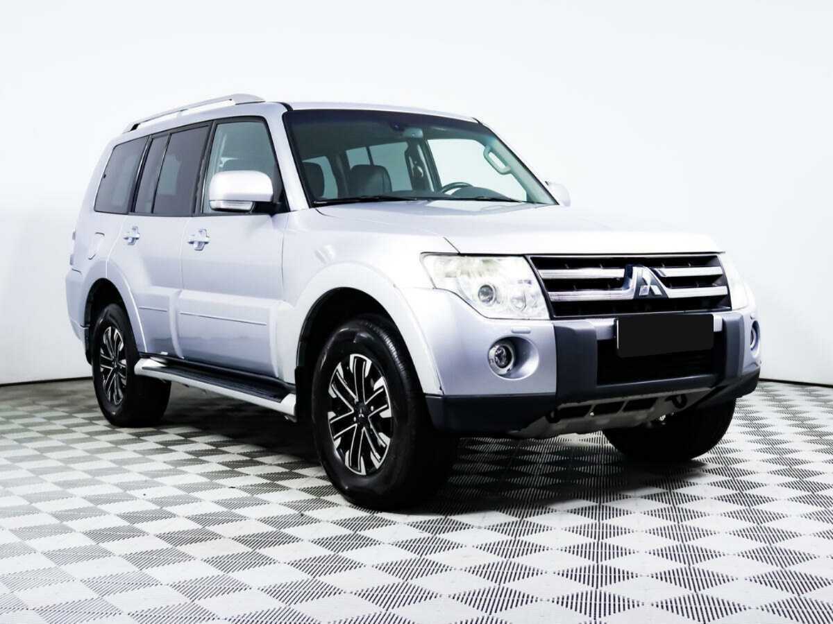 Купить Mitsubishi Pajero с пробегом. Фото: #2