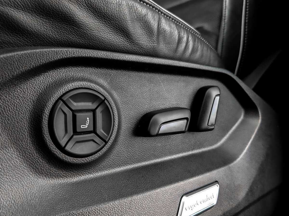 Купить Volkswagen Touareg с пробегом. Фото: #16