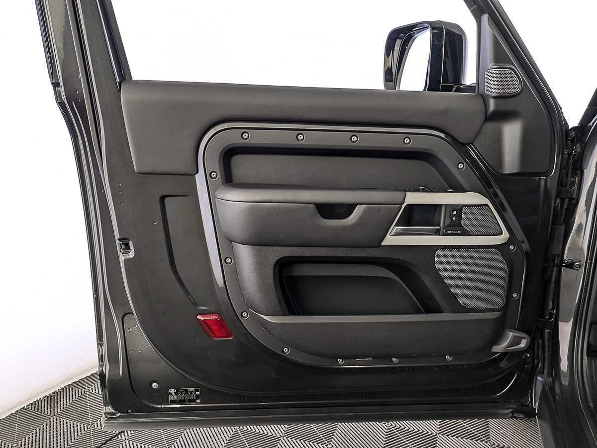 Купить Land Rover Defender с пробегом. Фото: #18