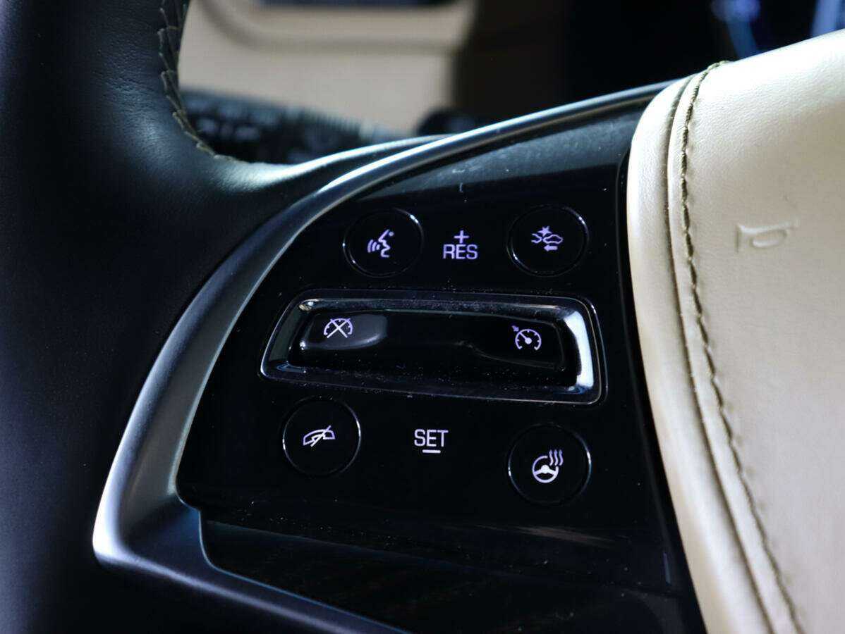 Купить Cadillac Escalade с пробегом. Фото: #23
