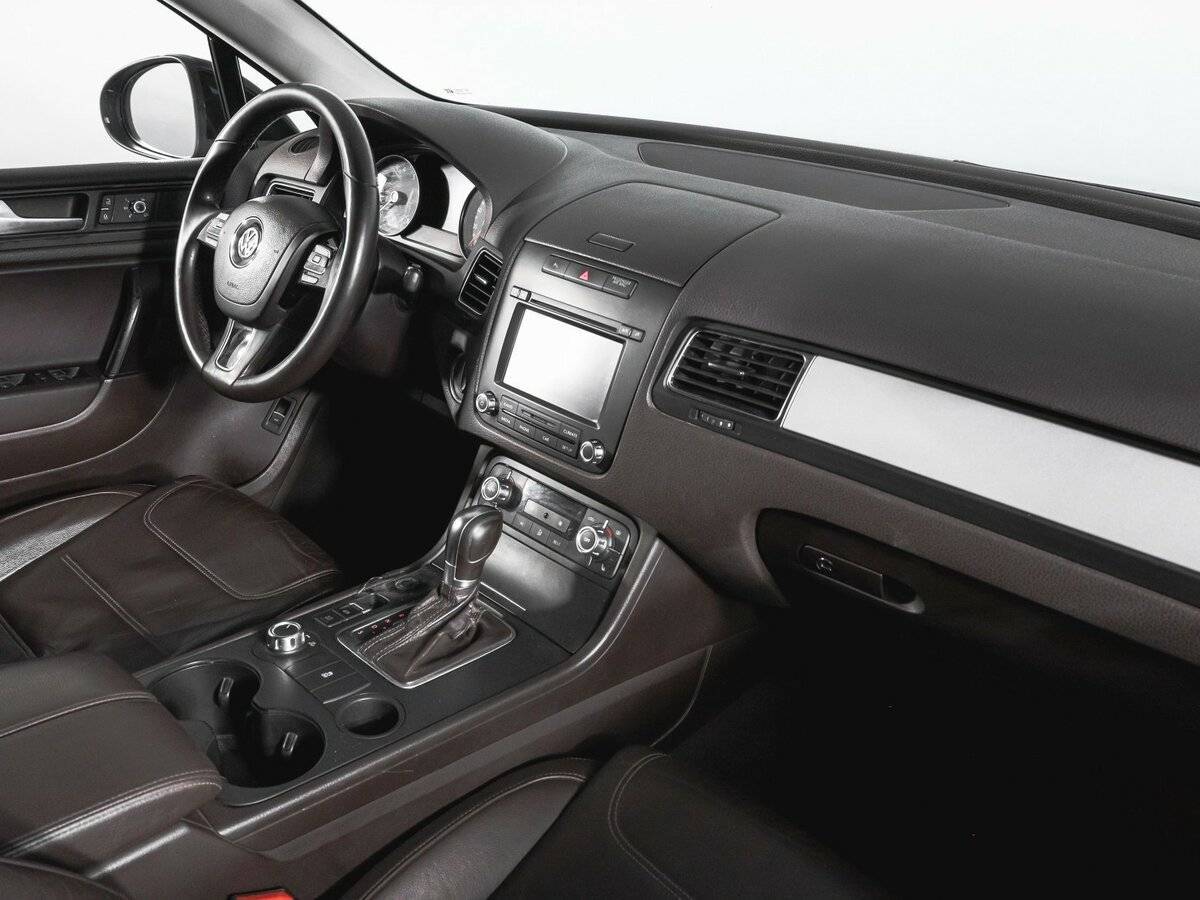 Купить Volkswagen Touareg с пробегом. Фото: #8