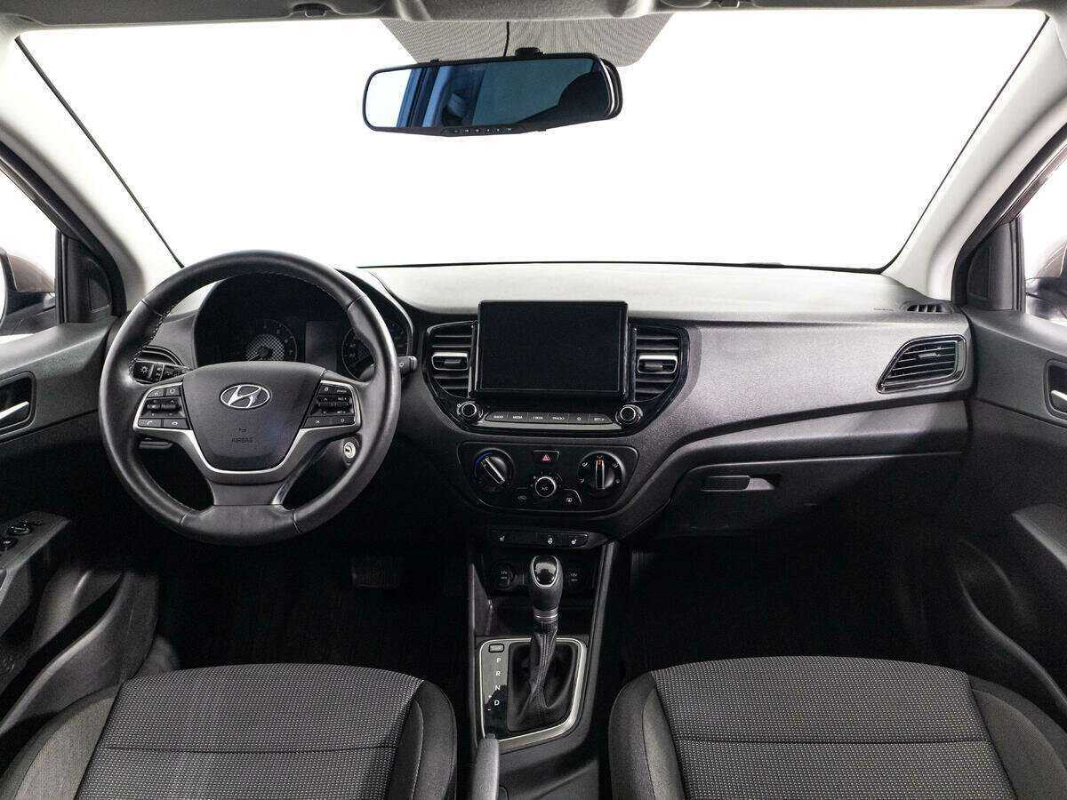 Купить Hyundai Solaris с пробегом. Фото: #12