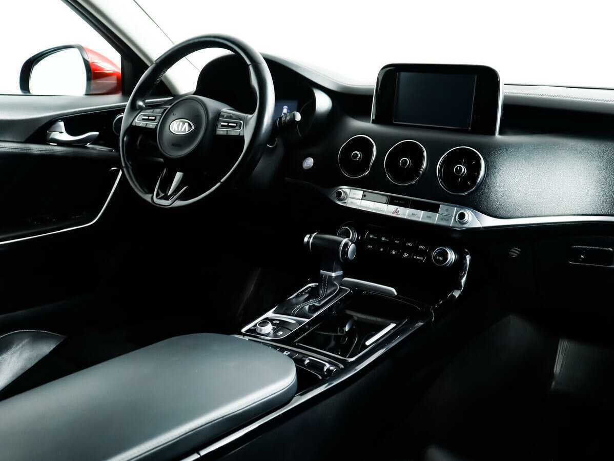 Купить Kia Stinger с пробегом. Фото: #8
