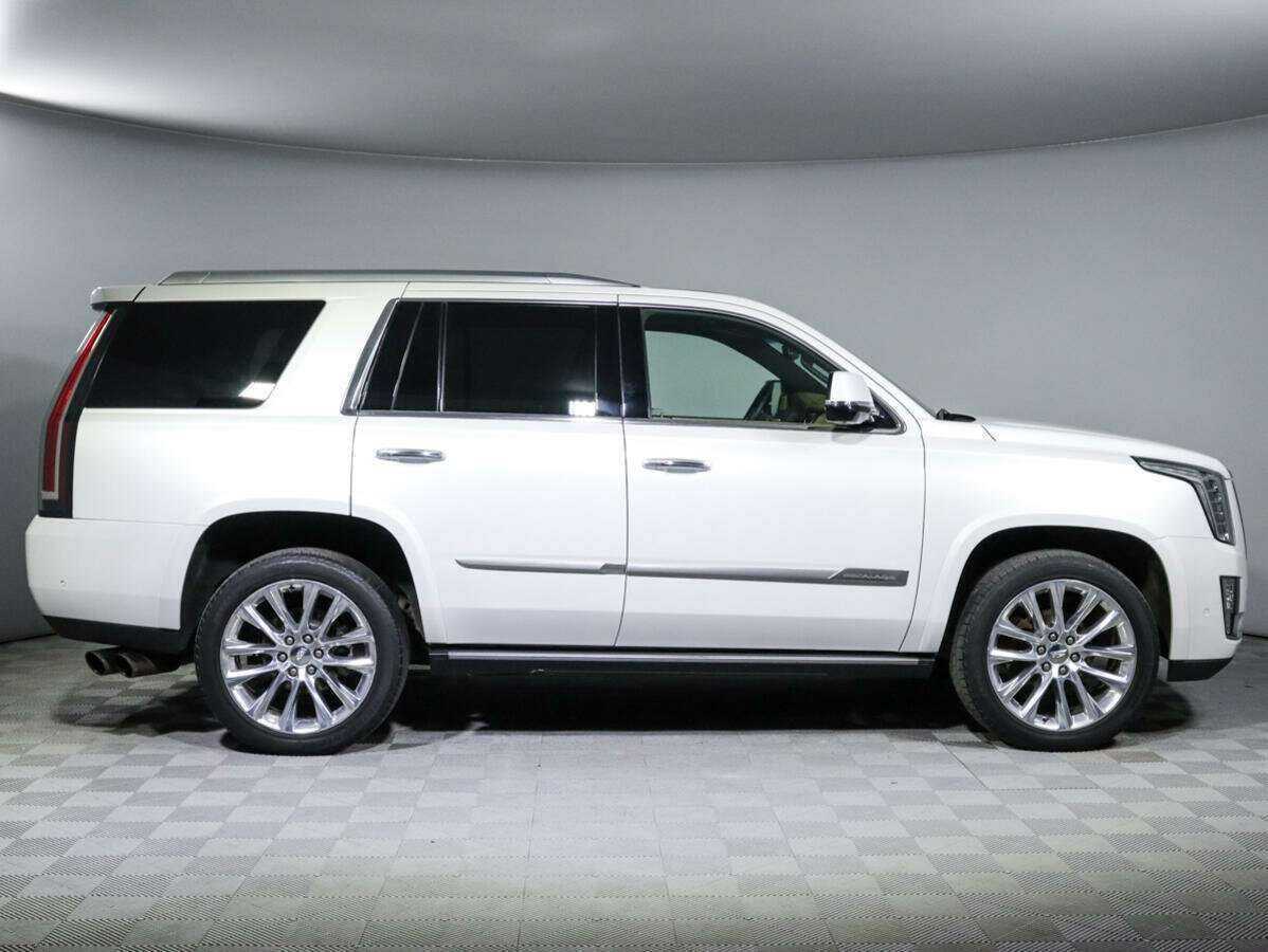 Купить Cadillac Escalade с пробегом. Фото: #3