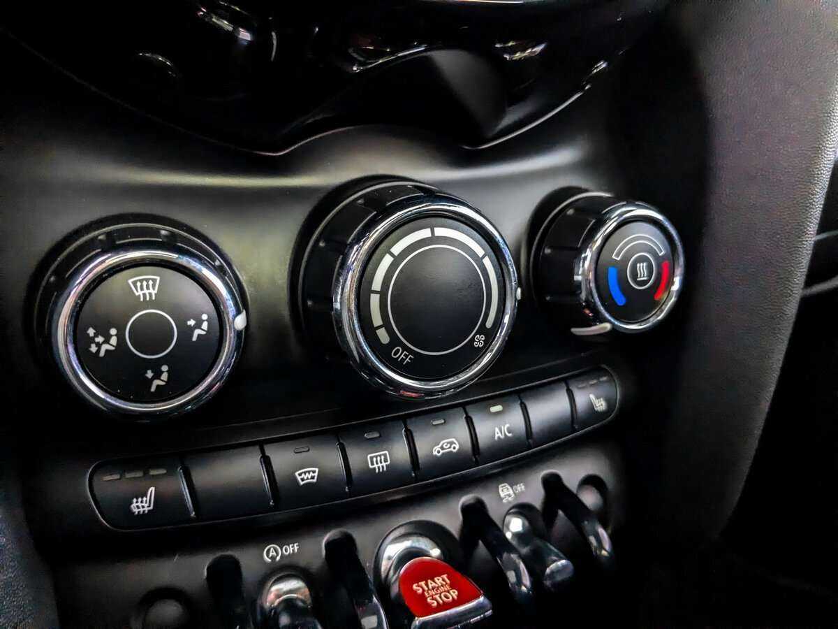 Купить Mini Hatch с пробегом. Фото: #18