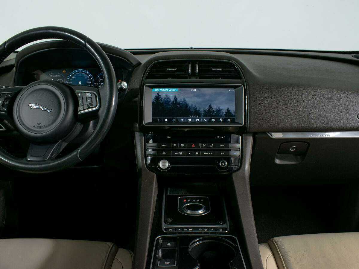 Купить Jaguar F-Pace с пробегом. Фото: #10