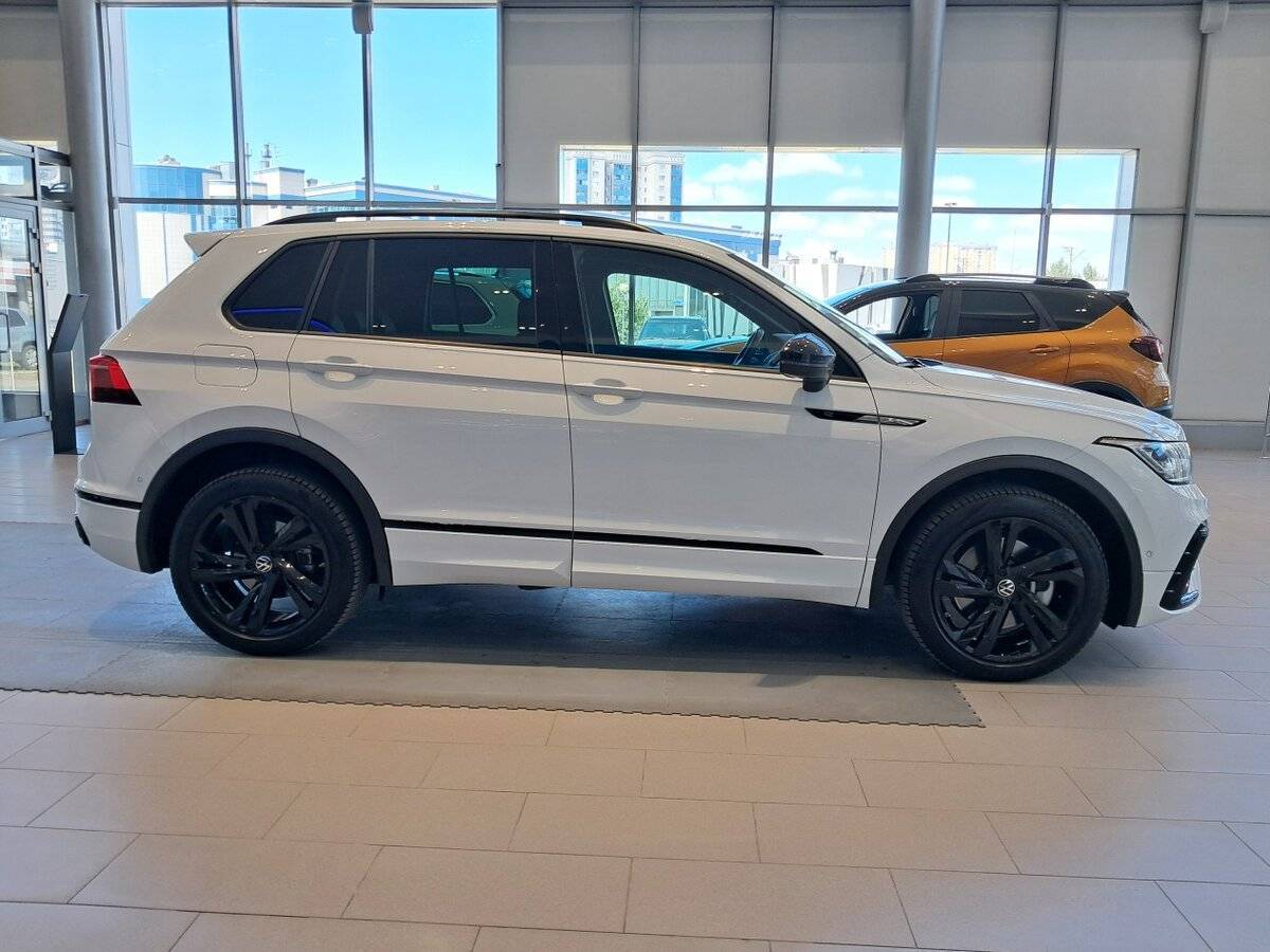 Купить Volkswagen Tiguan с пробегом. Фото: #3