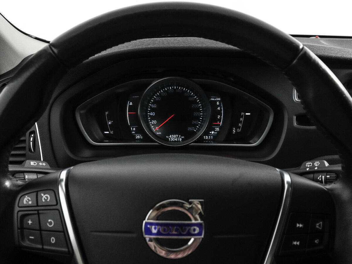 Купить Volvo V40 Cross Country с пробегом. Фото: #15