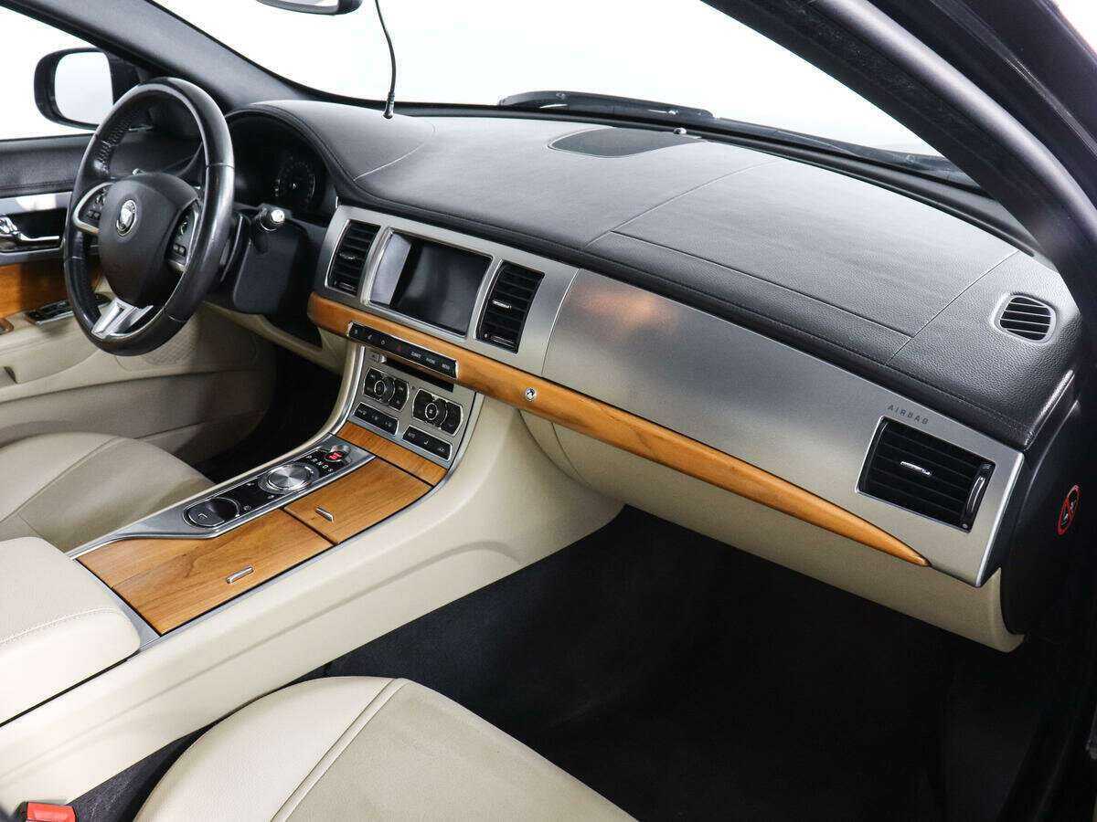 Купить Jaguar XF с пробегом. Фото: #9