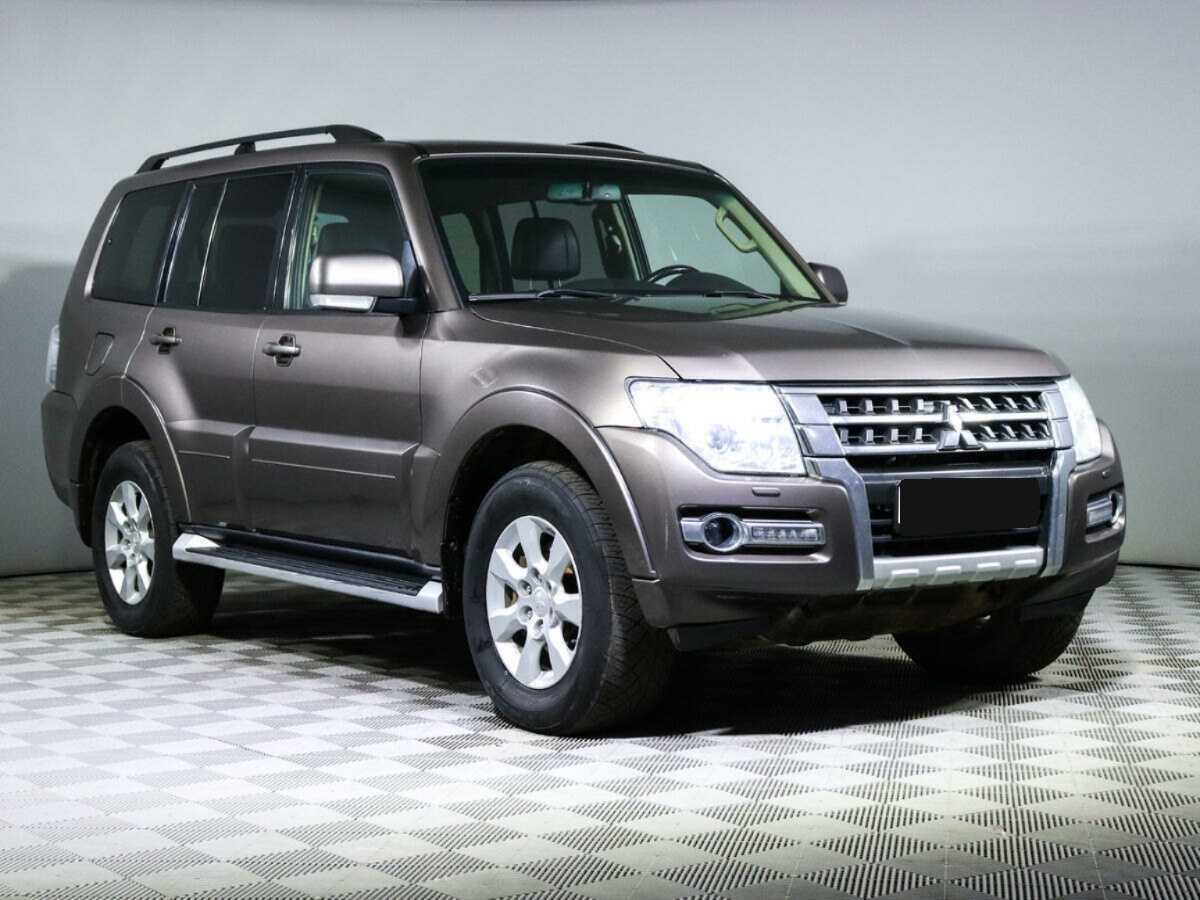 Купить Mitsubishi Pajero с пробегом. Фото: #2