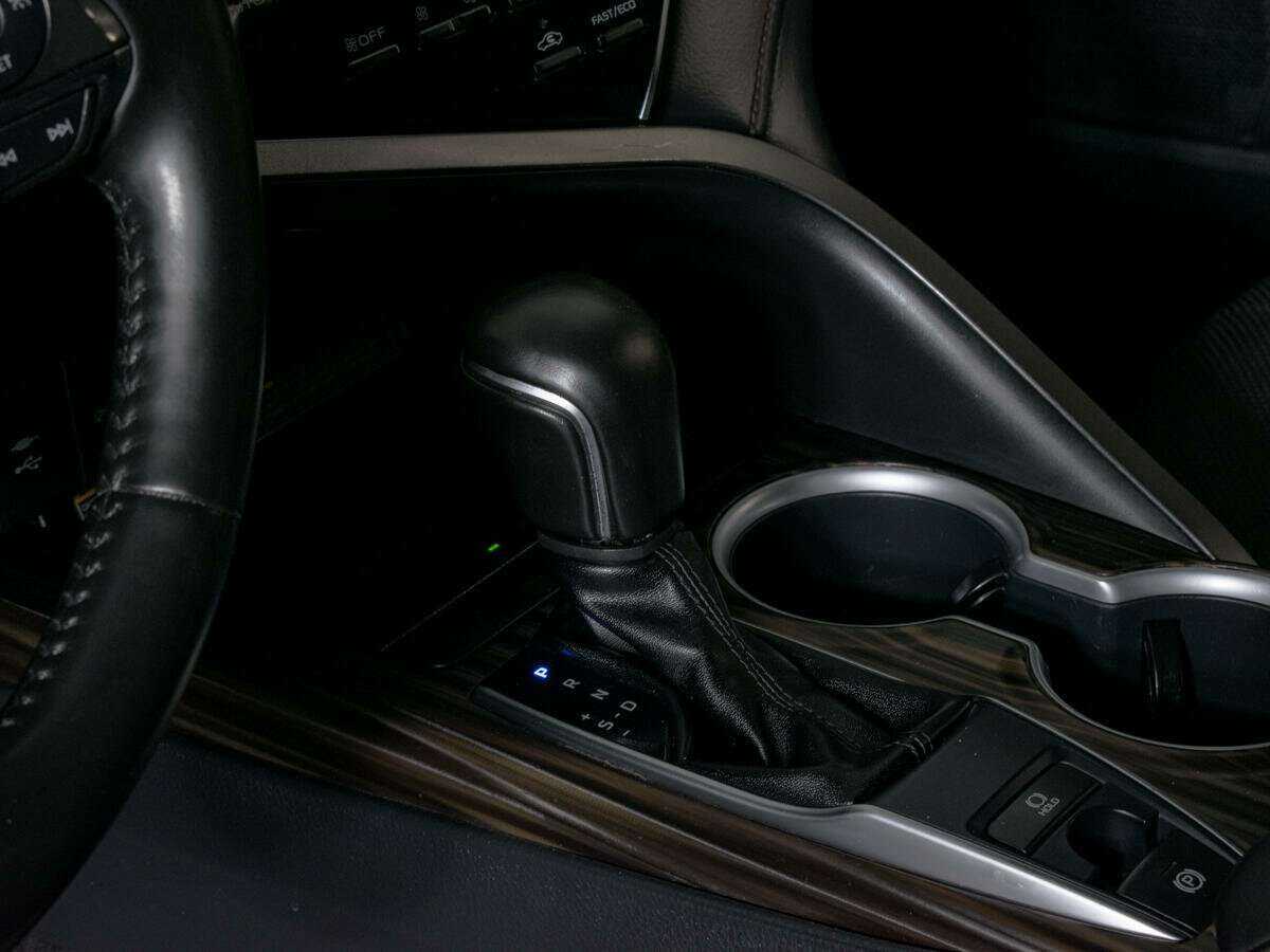 Купить Toyota Camry с пробегом. Фото: #11