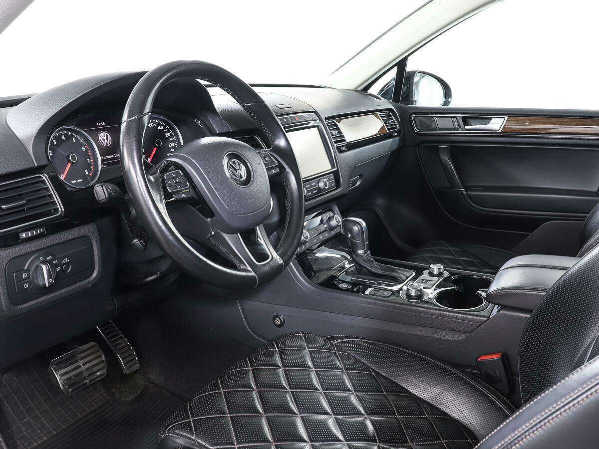 Купить Volkswagen Touareg с пробегом. Фото: #12