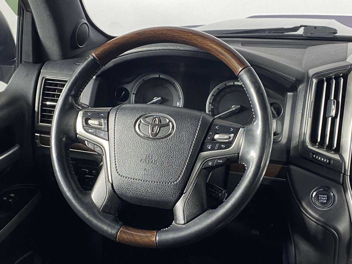 Купить Toyota Land Cruiser с пробегом. Фото: #7