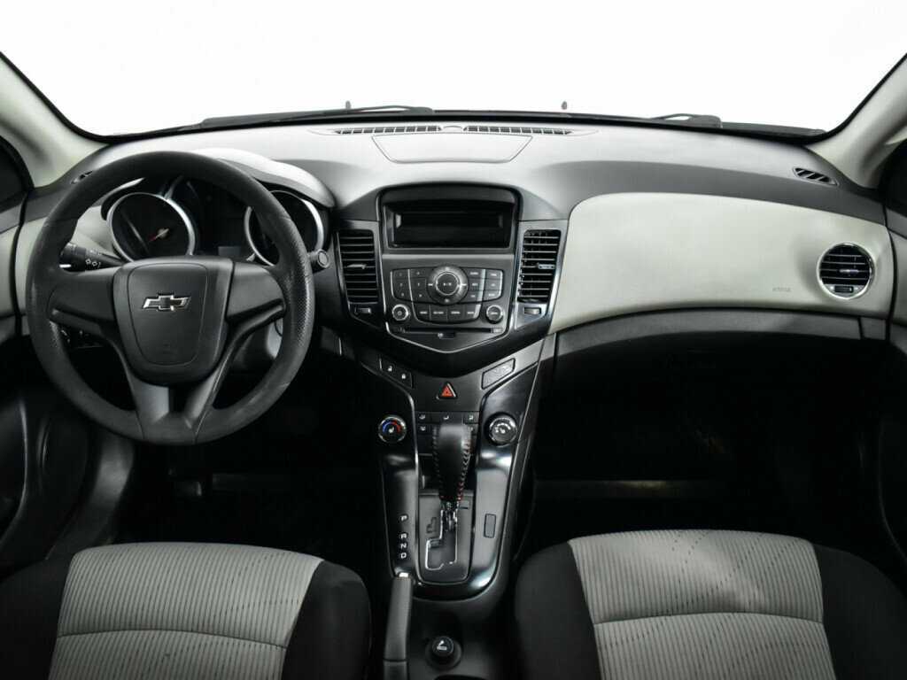 Купить Chevrolet Cruze с пробегом. Фото: #9