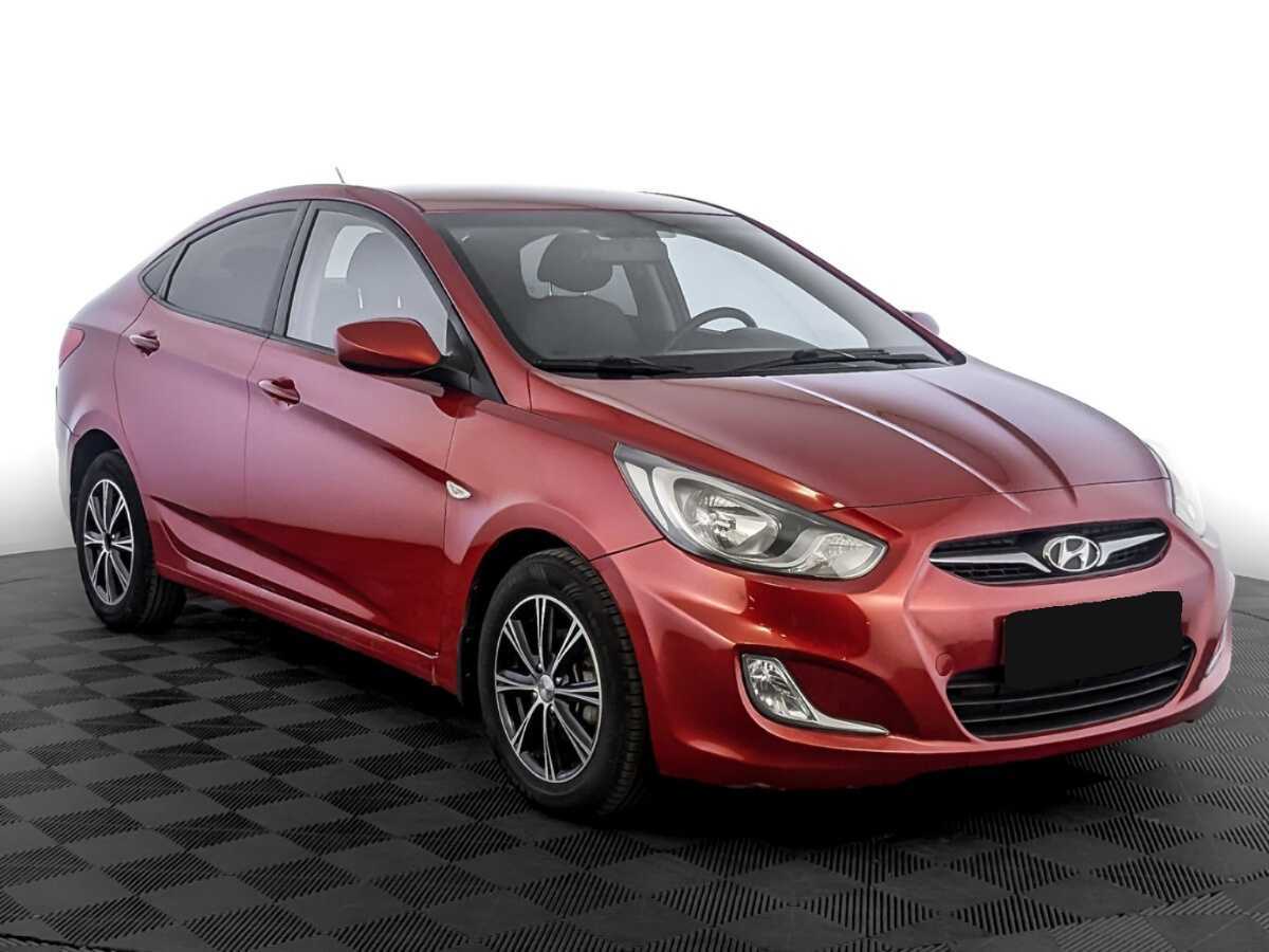 Купить Hyundai Solaris с пробегом. Фото: #2
