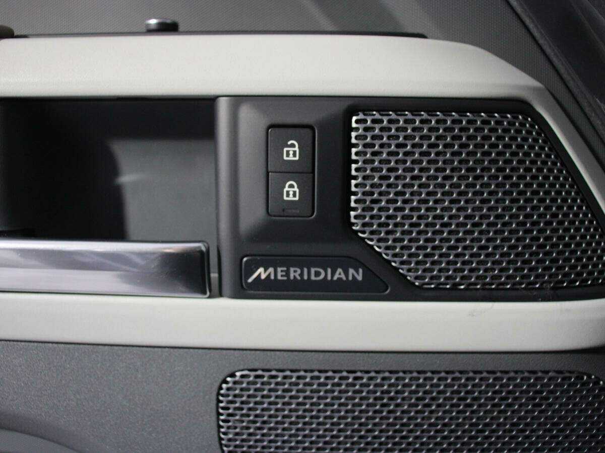 Купить Land Rover Defender с пробегом. Фото: #21