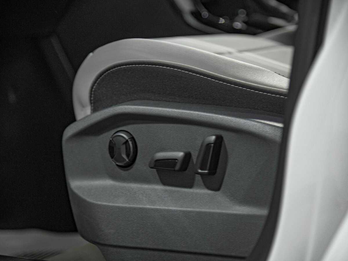 Купить Volkswagen T-Roc с пробегом. Фото: #15