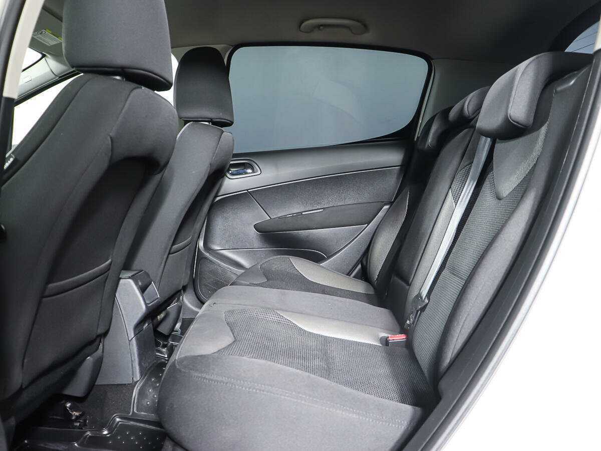 Купить Peugeot 308 с пробегом. Фото: #9