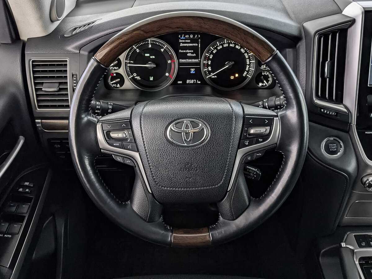 Купить Toyota Land Cruiser с пробегом. Фото: #21