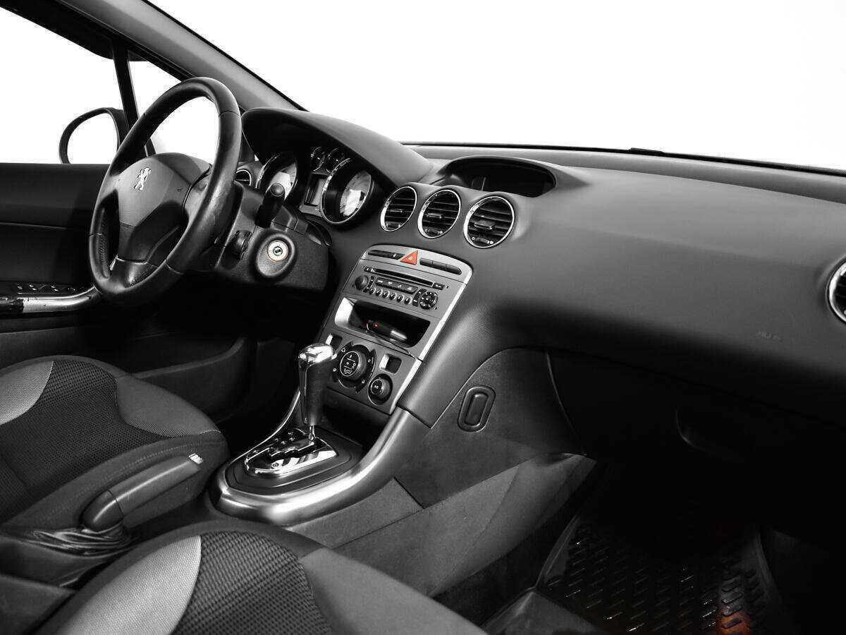 Купить Peugeot 308 с пробегом. Фото: #8