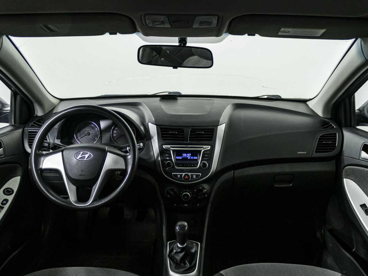 Купить Hyundai Solaris с пробегом. Фото: #9