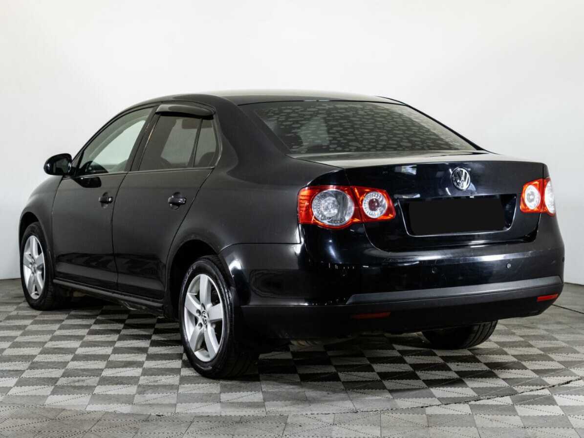 Купить Volkswagen Jetta с пробегом. Фото: #4