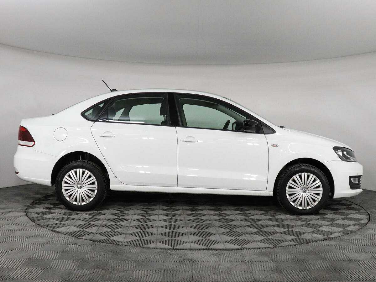 Купить Volkswagen Polo с пробегом. Фото: #3