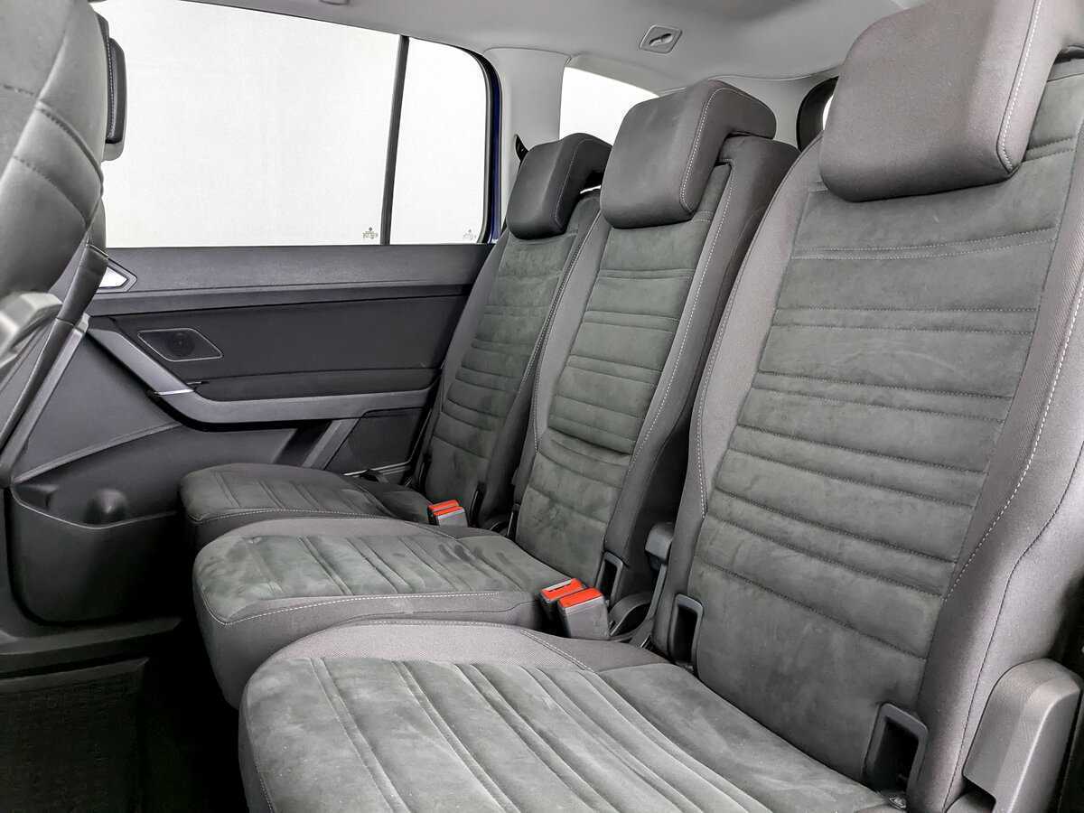 Купить Volkswagen Touran с пробегом. Фото: #8