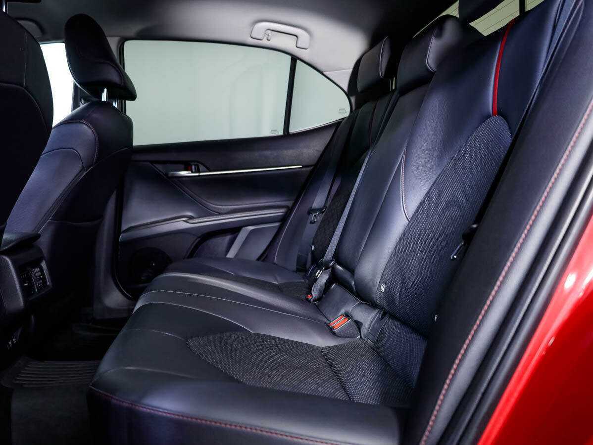 Купить Toyota Camry с пробегом. Фото: #12