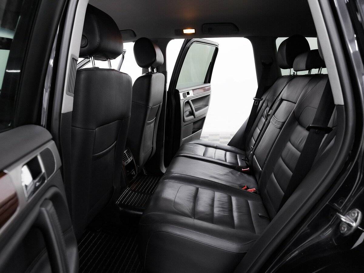 Купить Volkswagen Touareg с пробегом. Фото: #14