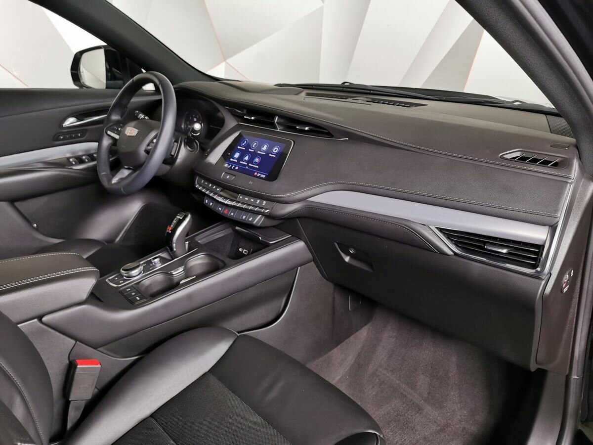 Купить Cadillac XT4 с пробегом. Фото: #8