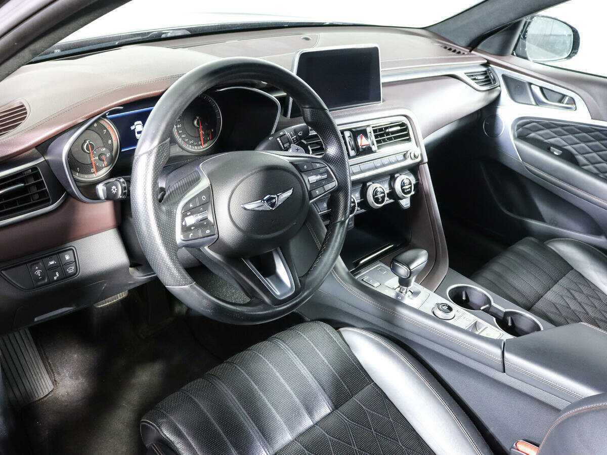 Купить Genesis G70 с пробегом. Фото: #11