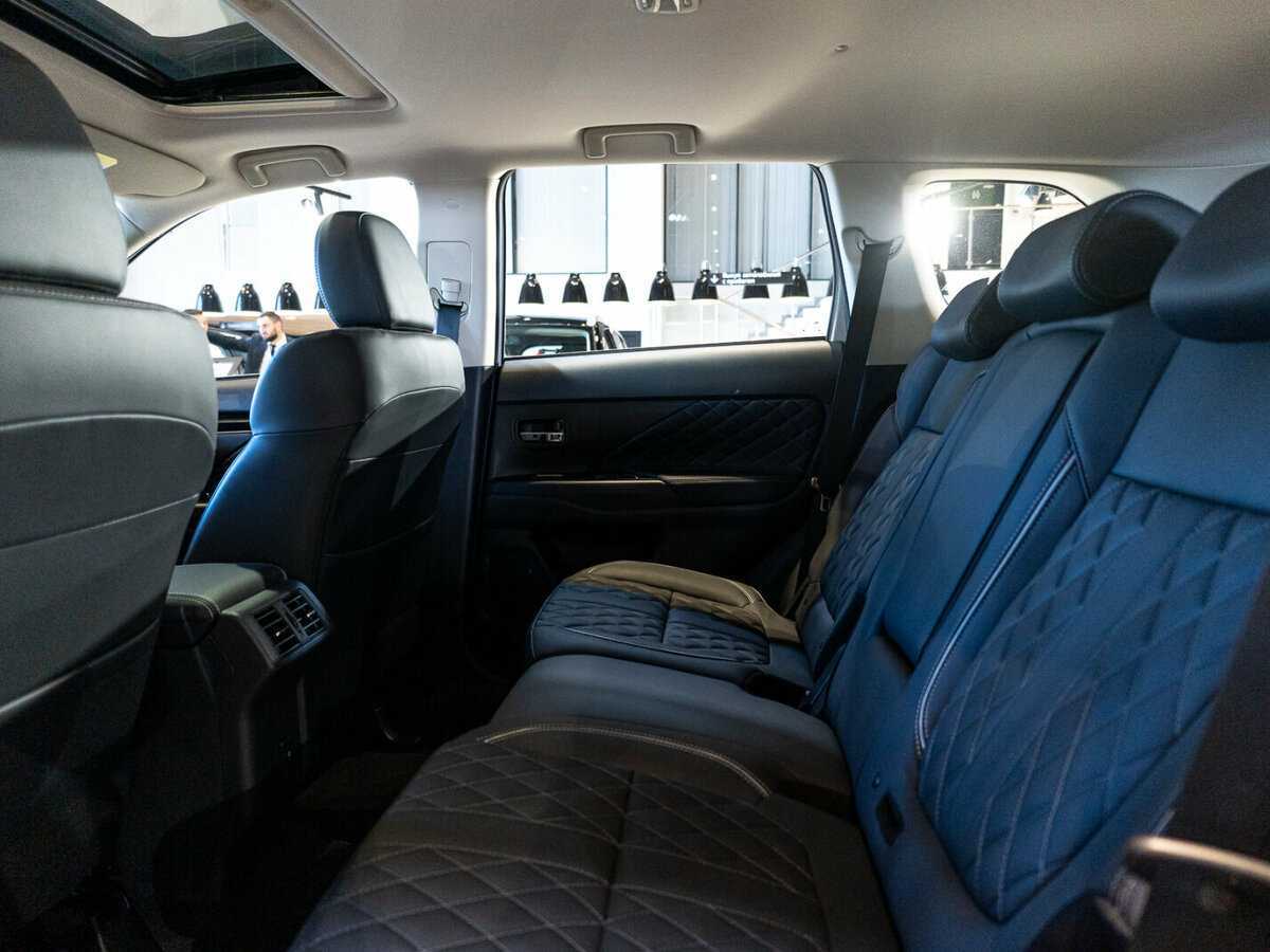 Купить Mitsubishi Outlander с пробегом. Фото: #11