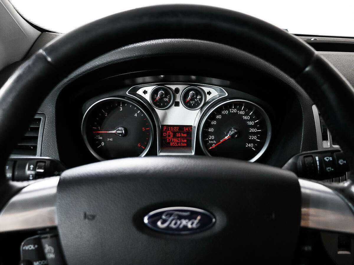 Купить Ford Kuga с пробегом. Фото: #15