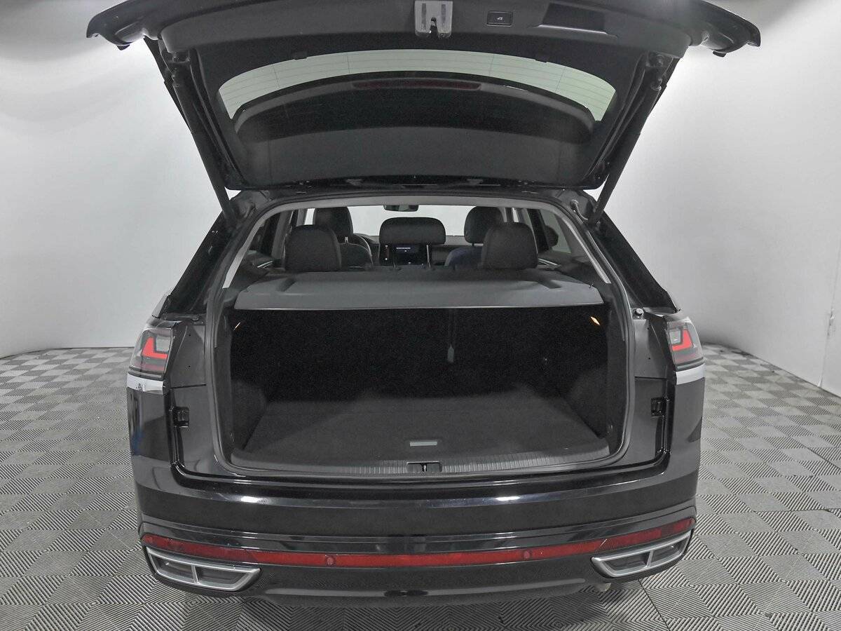 Купить Volkswagen Teramont с пробегом. Фото: #18