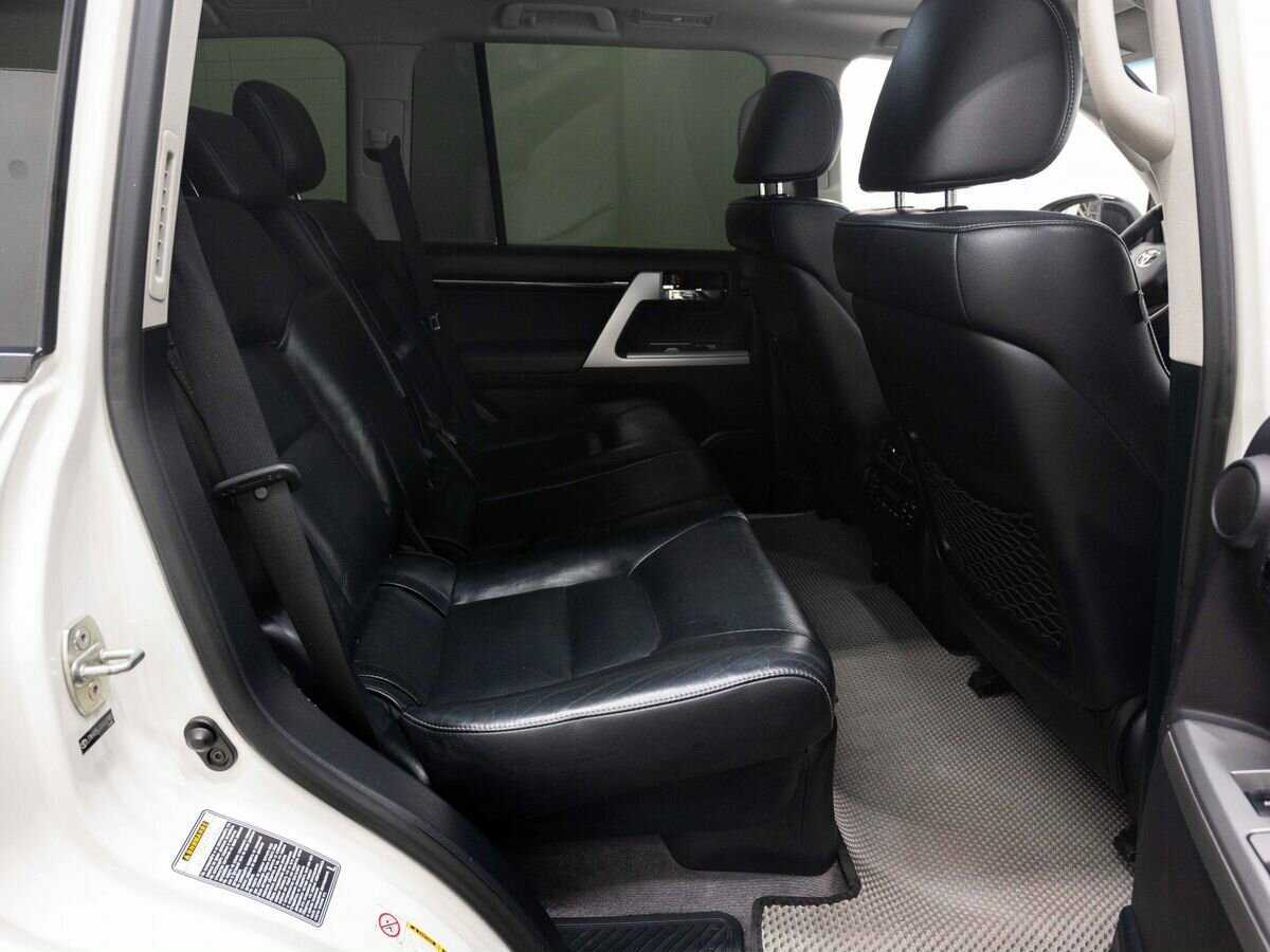 Купить Toyota Land Cruiser с пробегом. Фото: #12