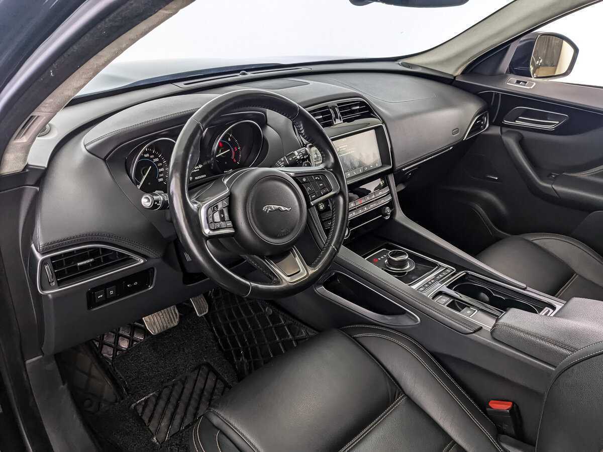 Купить Jaguar F-Pace с пробегом. Фото: #13