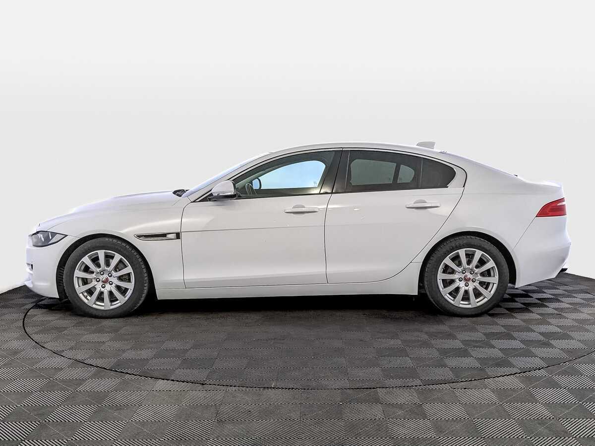 Купить Jaguar XE с пробегом. Фото: #7