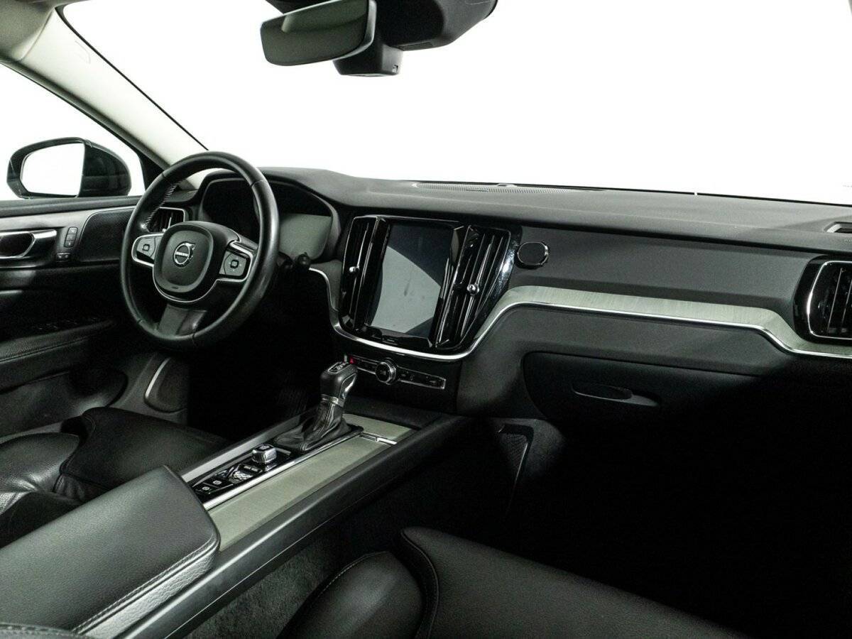 Купить Volvo V60 Cross Country с пробегом. Фото: #8