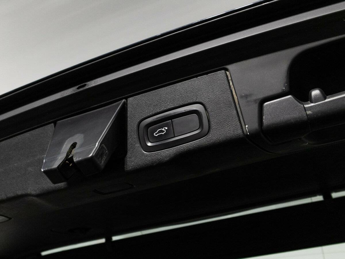 Купить Volvo XC60 с пробегом. Фото: #14