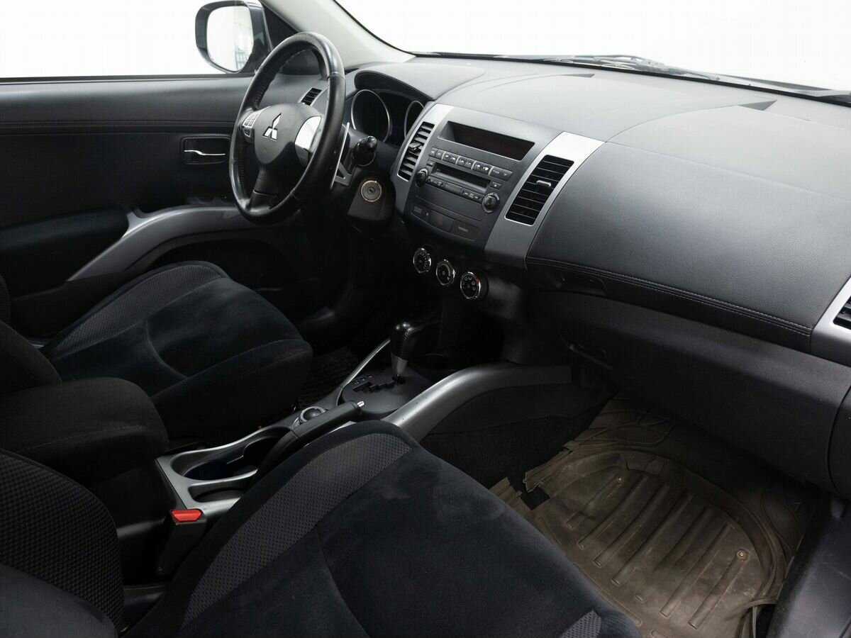 Купить Mitsubishi Outlander с пробегом. Фото: #10