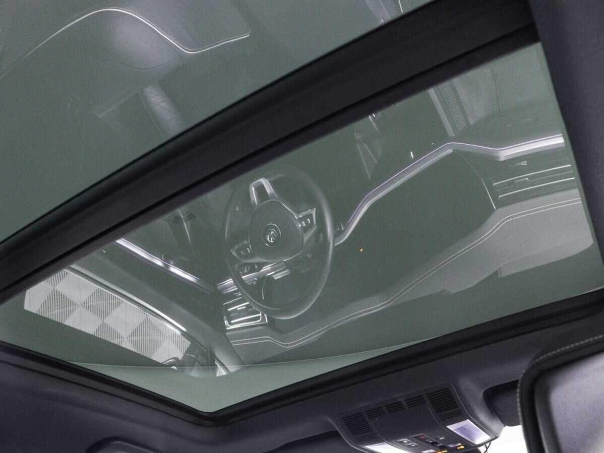 Купить Volkswagen Touareg с пробегом. Фото: #13