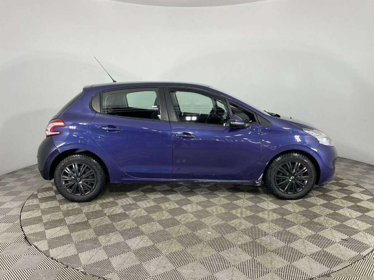 Купить Peugeot 208 с пробегом. Фото: #3