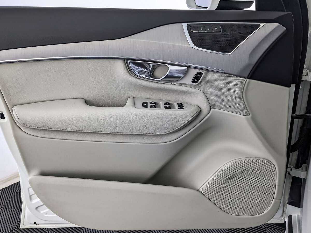 Купить Volvo XC90 с пробегом. Фото: #14