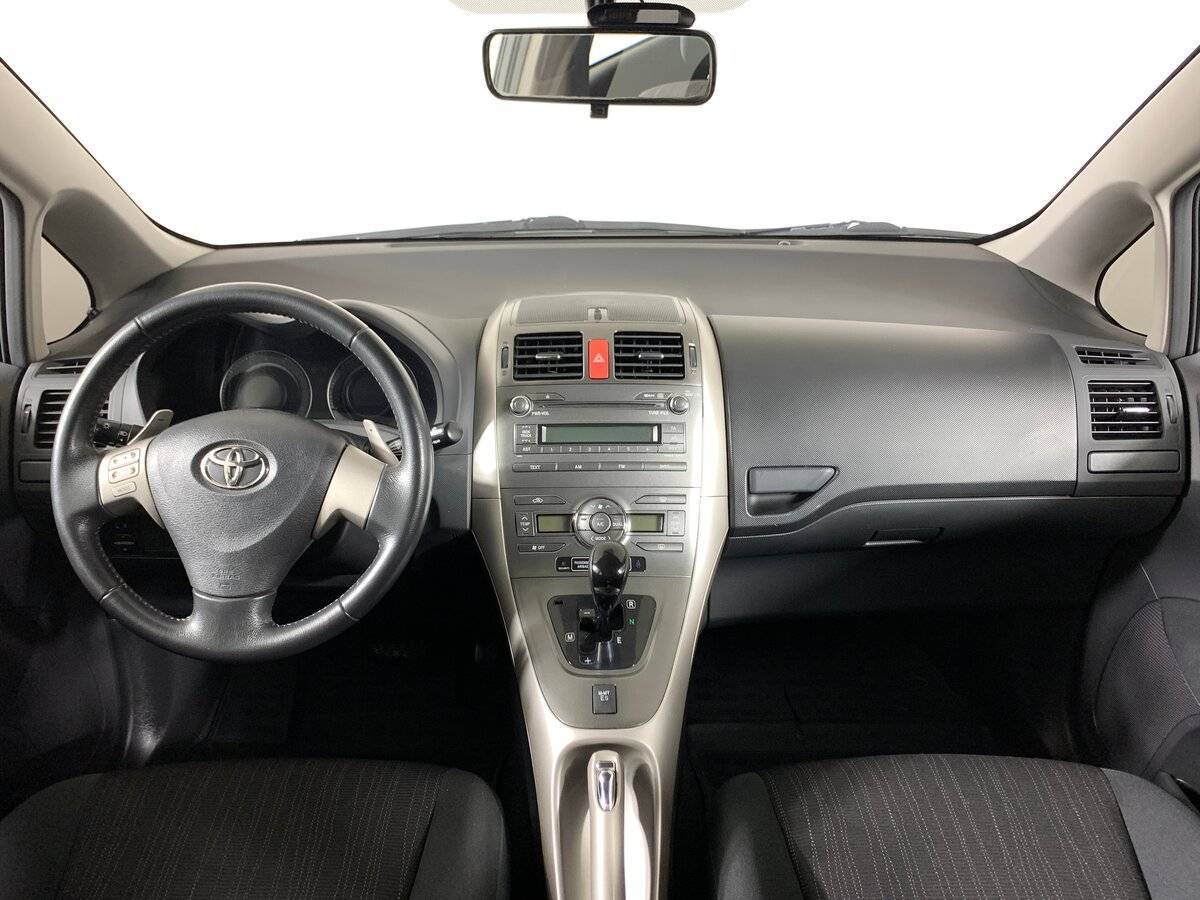 Купить Toyota Auris с пробегом. Фото: #11