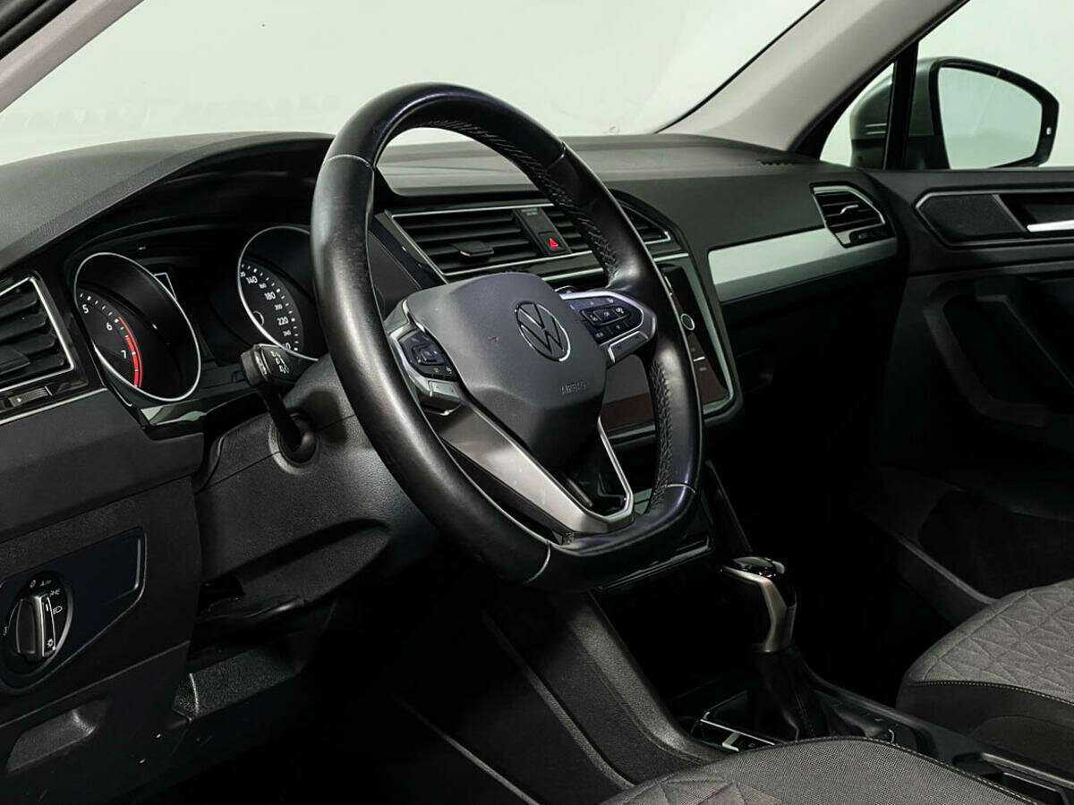 Купить Volkswagen Tiguan с пробегом. Фото: #10