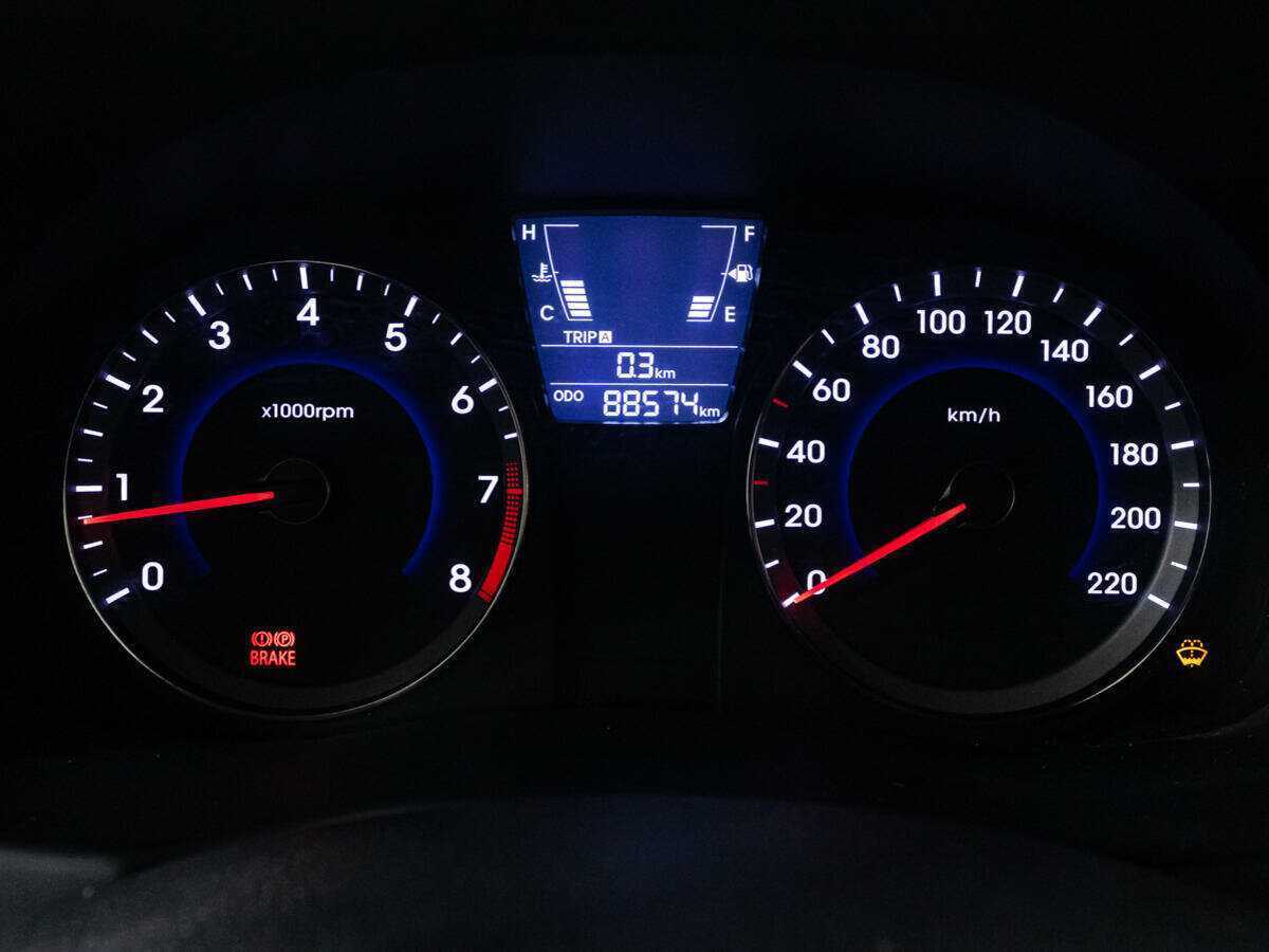 Купить Hyundai Solaris с пробегом. Фото: #11