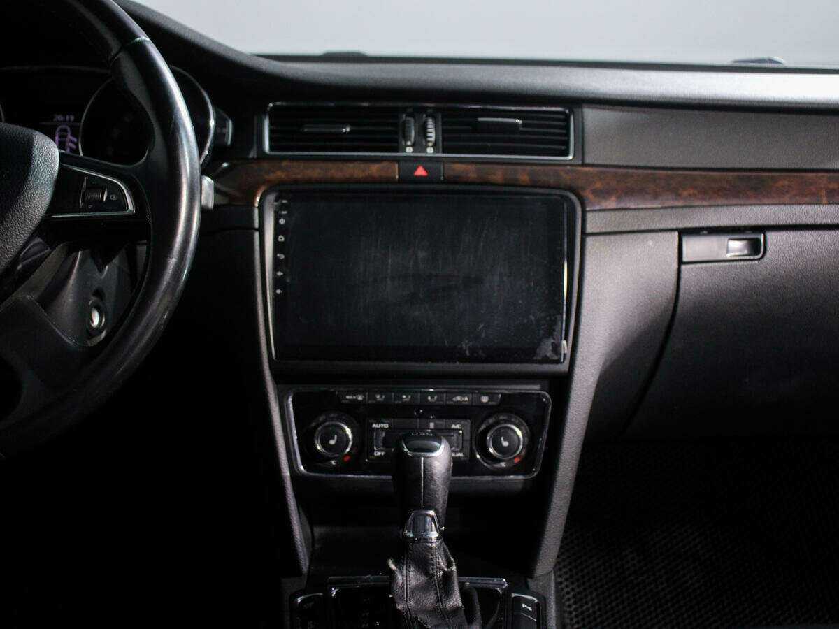 Купить Skoda Superb с пробегом. Фото: #11